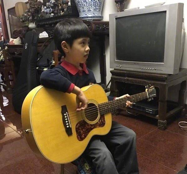 大眼呆萌气质暖男,完美遗传爹妈优秀基因_jagger_郑钧_摇滚