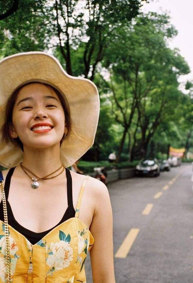 阚清子带着易烊千玺砍价砍上热搜,真性情不做作圈粉无数_郑爽_经历