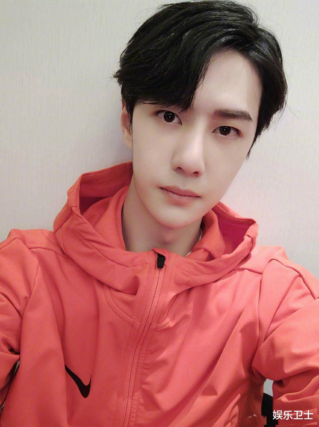 王一博终止与nike合作,却令谭松韵陷入舆论漩涡,已有明星准备捡漏