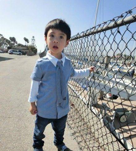 大眼呆萌气质暖男,完美遗传爹妈优秀基因_jagger_郑钧_摇滚