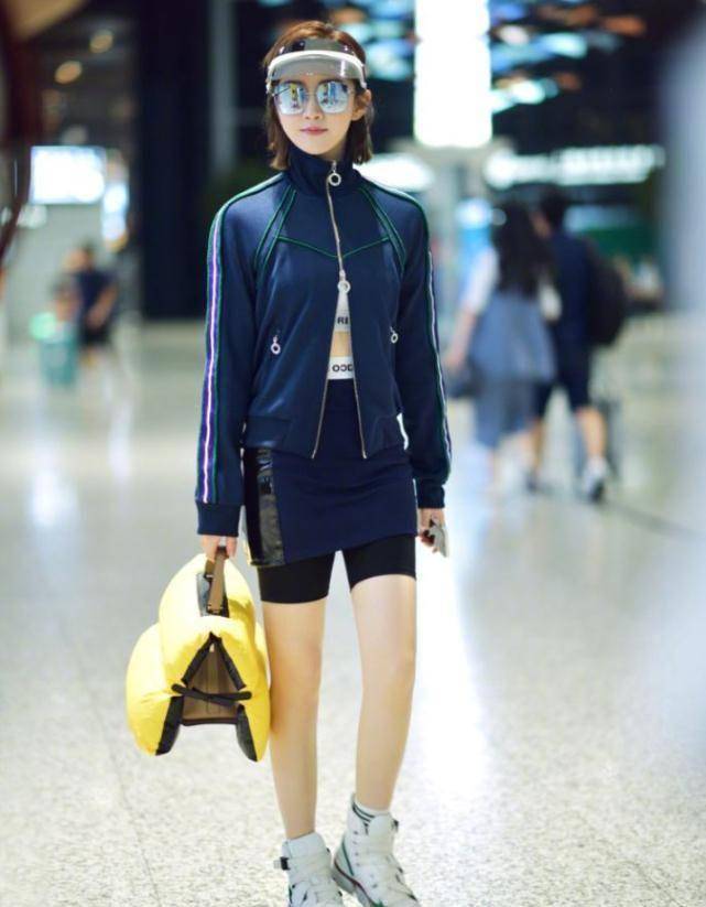 景甜首次挑战10cm热裤,就穿出了"a型腿",张继科后悔了吗_造型_个性_不