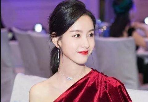 刘恺威与新的女朋友出现在民政局,女朋友颜值很高_杨幂_漂亮_女孩子