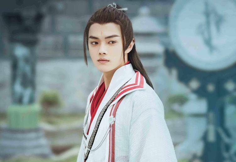 夸杨紫旺夫,却贬低邓伦李现没演技,于正你闭嘴吧_认可_回应_许凯