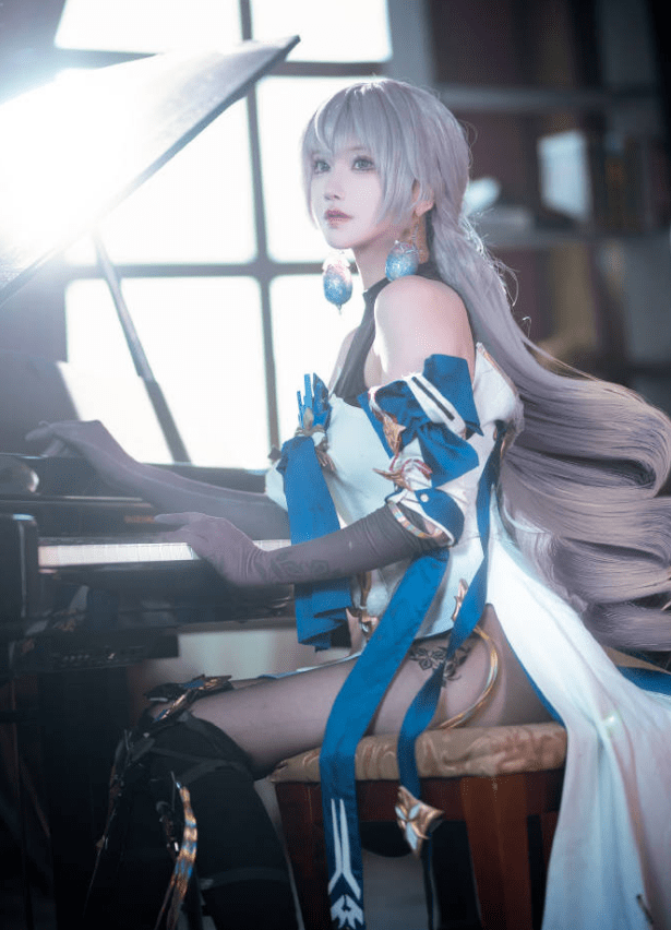 cos:崩坏星穹铁道布洛妮娅cosplay,强大战斗力和科幻感_角色_游戏