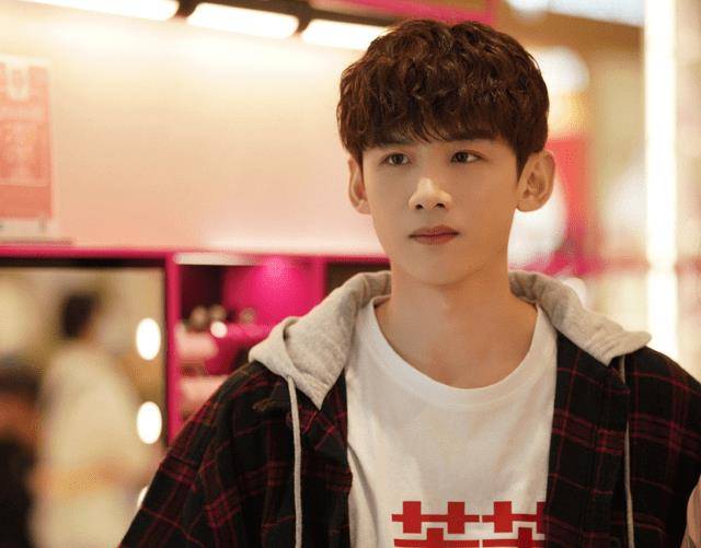 明星蹭奥运会热度翻车:白敬亭被指明目张胆,女星上榜反应太双标_网友