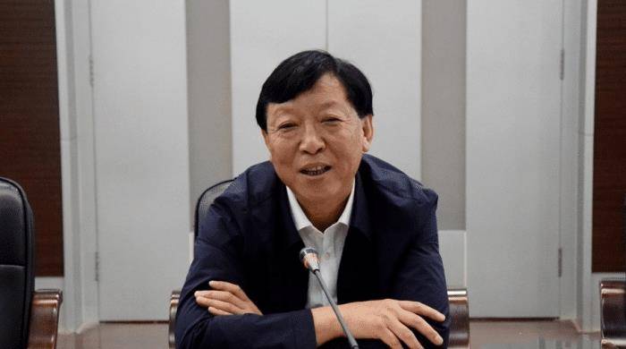 国企老总被传搂女子逛太古里,中铁三局火速辟谣,都是子虚乌有_郝刚