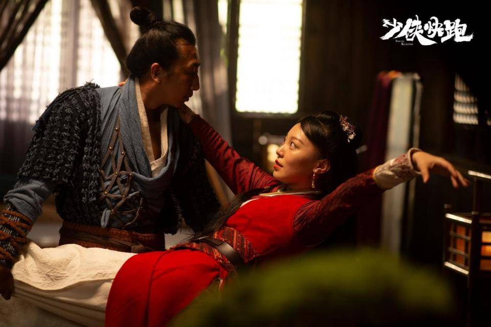 《少侠快跑》上映,忠良之后舍命护国,李岳家军再现铁血英雄!
