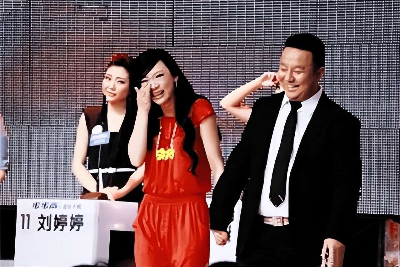 非诚勿扰骗了观众12年?女嘉宾被玩弄于股掌,幕后全是"交易"?