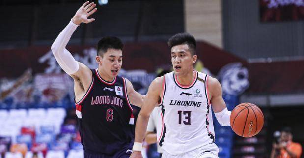 辽篮102-106不敌广州,梅奥首秀28 5 6,郭艾伦32分_陈盈骏_三分球_韩德