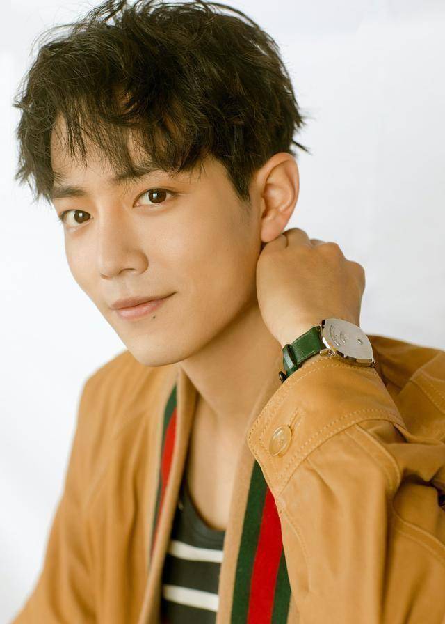 打破界限的青年演员肖战,登上《北京日报》报纸!_万方_提问_知识