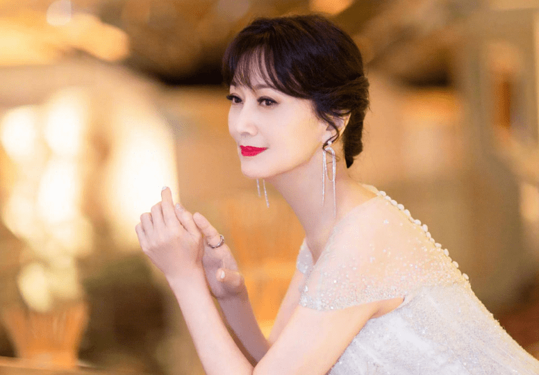 "不朽女神"赵雅芝:我找了三个姓"黄"的男人,我儿子不用改姓_工作
