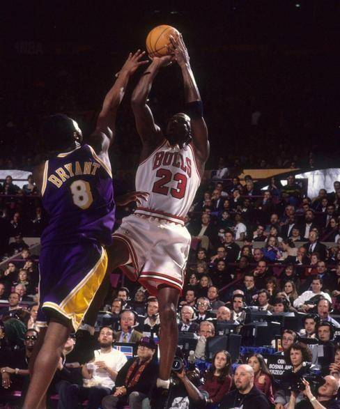 同样顶级得分后卫,科比生涯后几年能力下降明显,为何乔丹就没有_技术