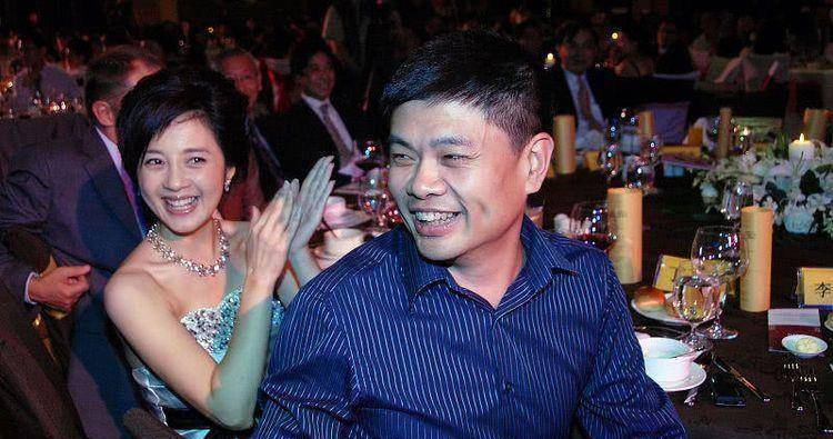 许戈辉:想嫁默多克没成,只能给别人打工,和丁健的婚姻饱受争议_徐戈辉