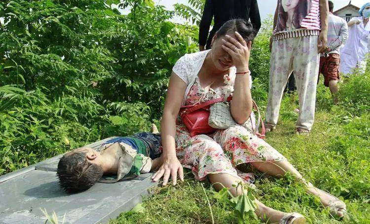 "孩子自己到河边玩淹死了,凭什么要我赔10万!