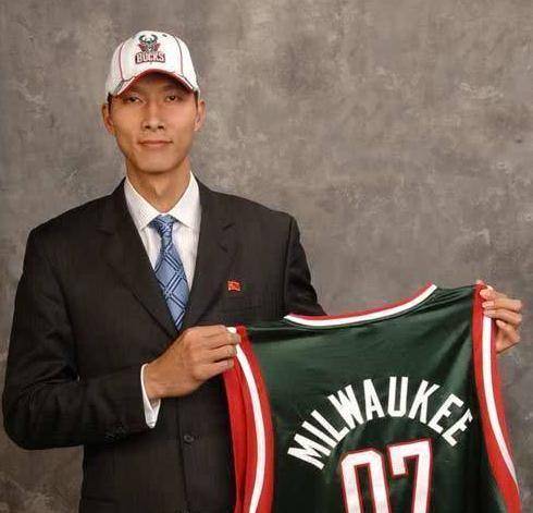 易建联身高臂展弹跳几乎和杜兰特一样,为什么不能够在nba立足?