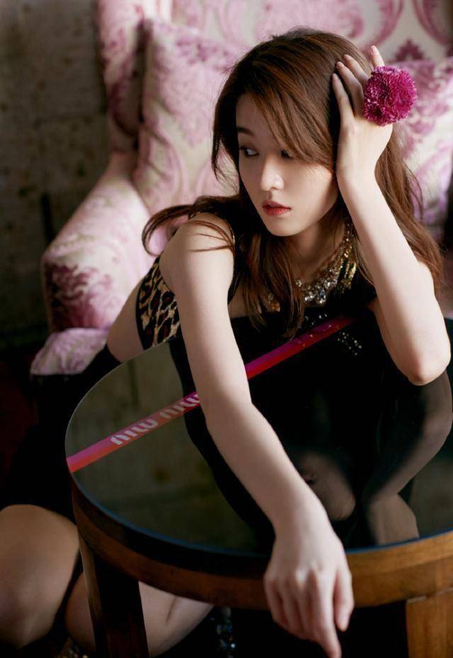 细腰美背大长腿,乔欣豹纹连衣短裙,性感超带范_设计_活动_身高