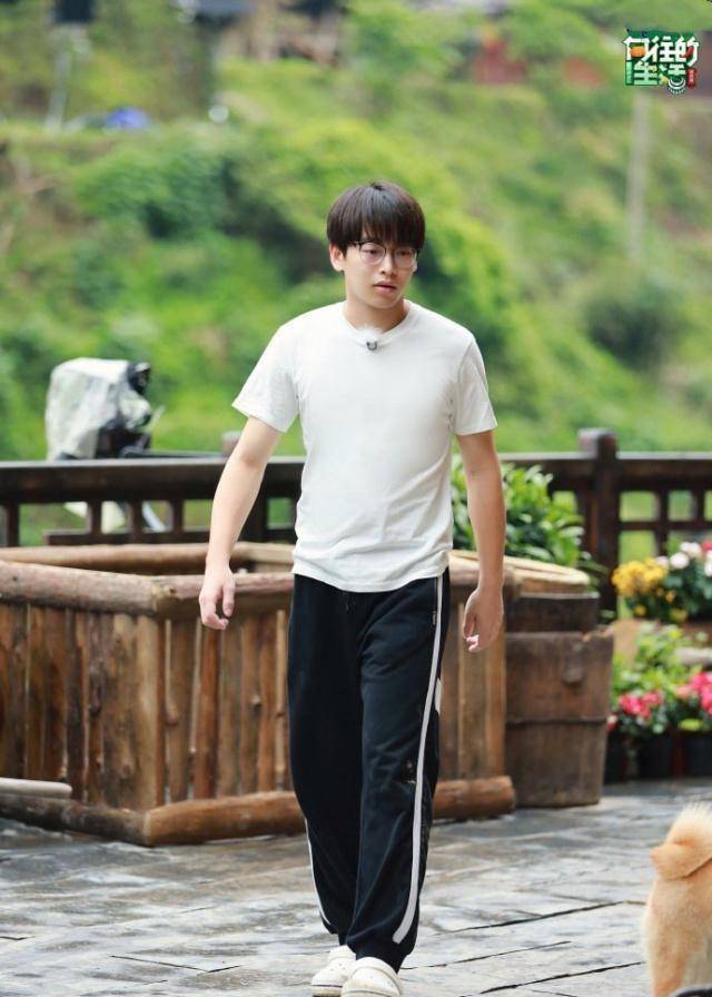 向往的生活将连播两期,熊梓淇魏大勋光顾蘑菇屋,彭彭会轻松吗?