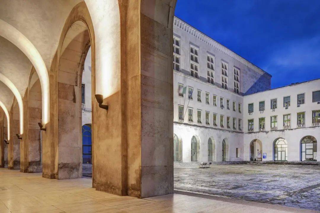 master in mathematics 数学(与的里雅斯特大学合办)学制:2年语言:b2