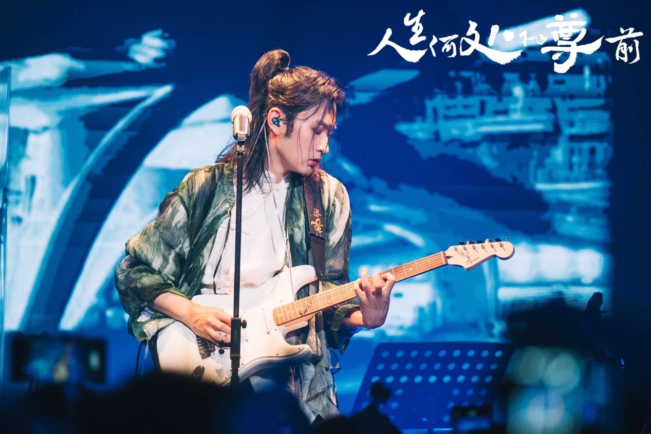 杭州场大合唱粉丝感动落泪 winky诗2023巡演惊喜加至7场_人生_曲目