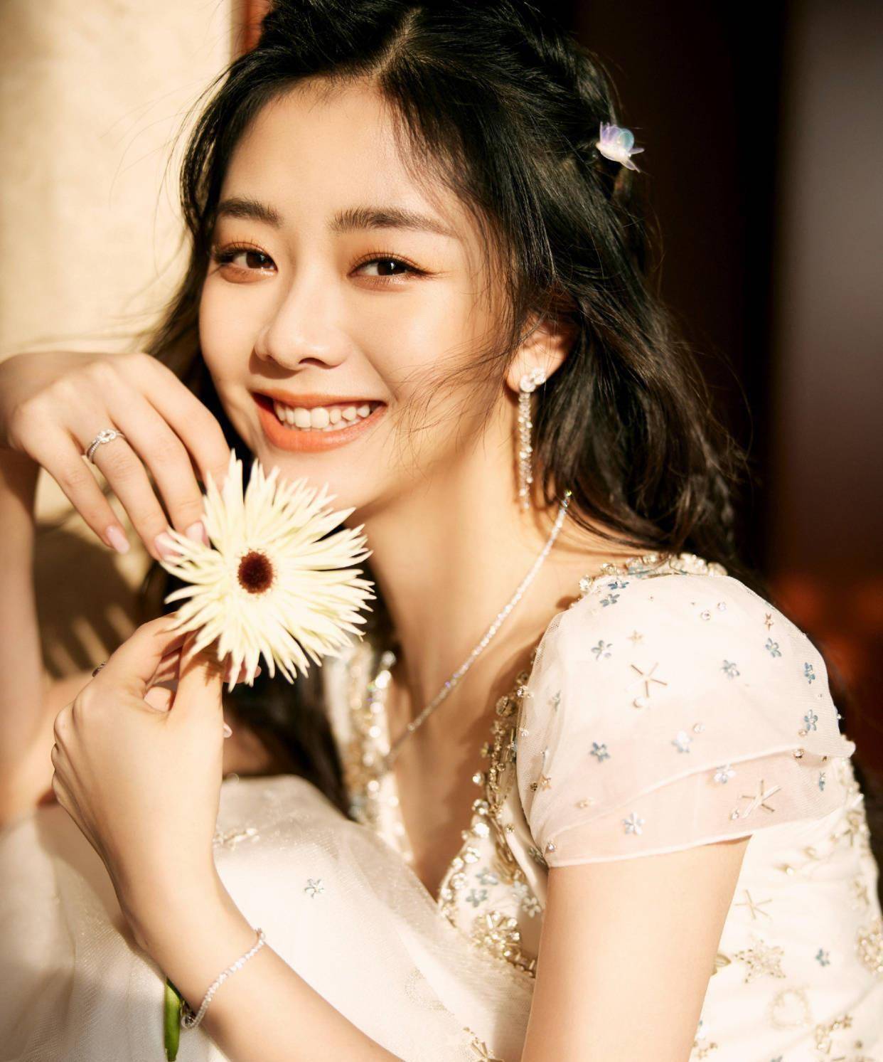 谭松韵在线批改作业,亲自检查粉丝写531遍"谭松韵是美女",太有梗了_剧