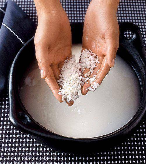 用淘米水洗头的正确打开方式90%的人都做错了_清水_头发_头部