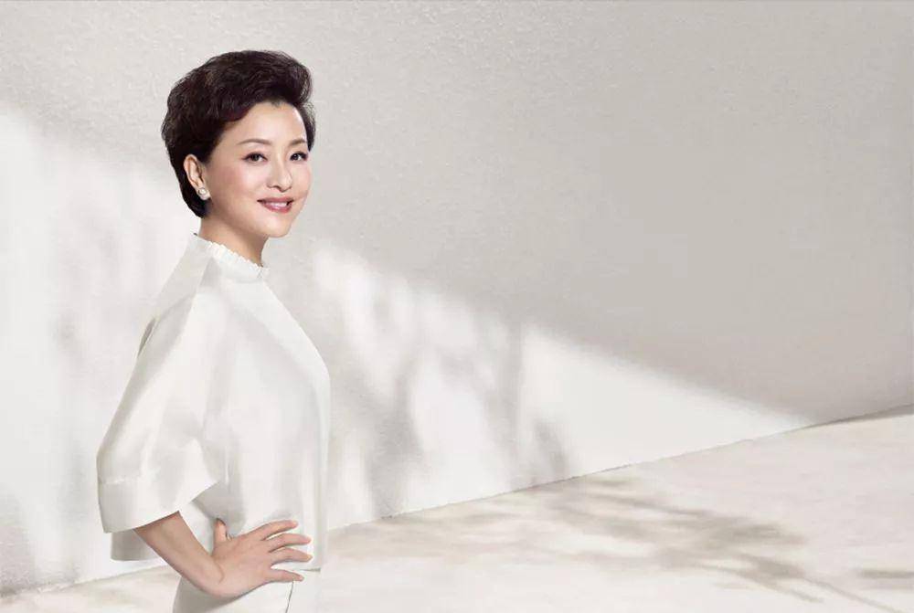 杨澜:保持一颗年轻的心,我们的人生依然有一万种可能_中国_电视_时代