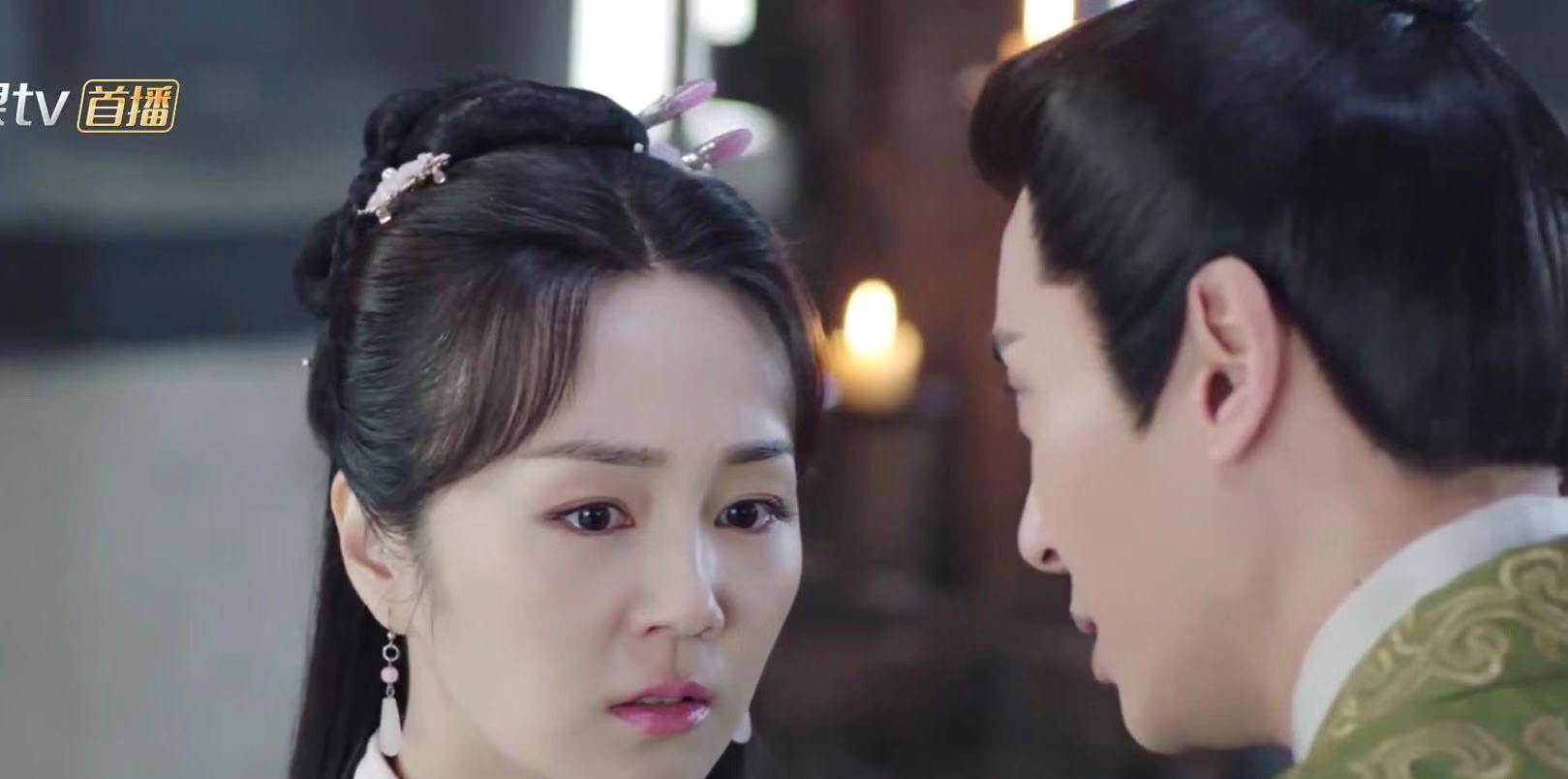 只有林玲是她苦苦追求的人,也因为林菱六的六寸"小金莲",严世蕃将心交