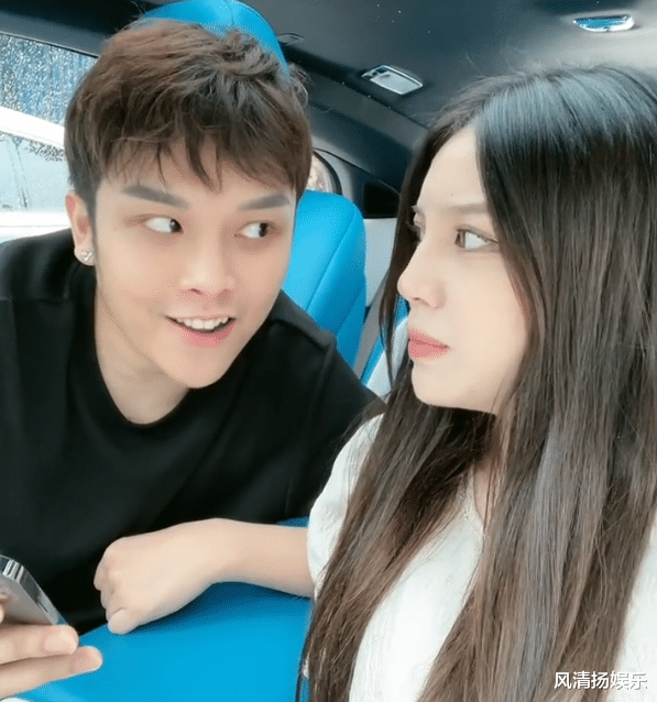 韩安冉与马泽鑫领证后,家里还放着与小猪先生的合照?