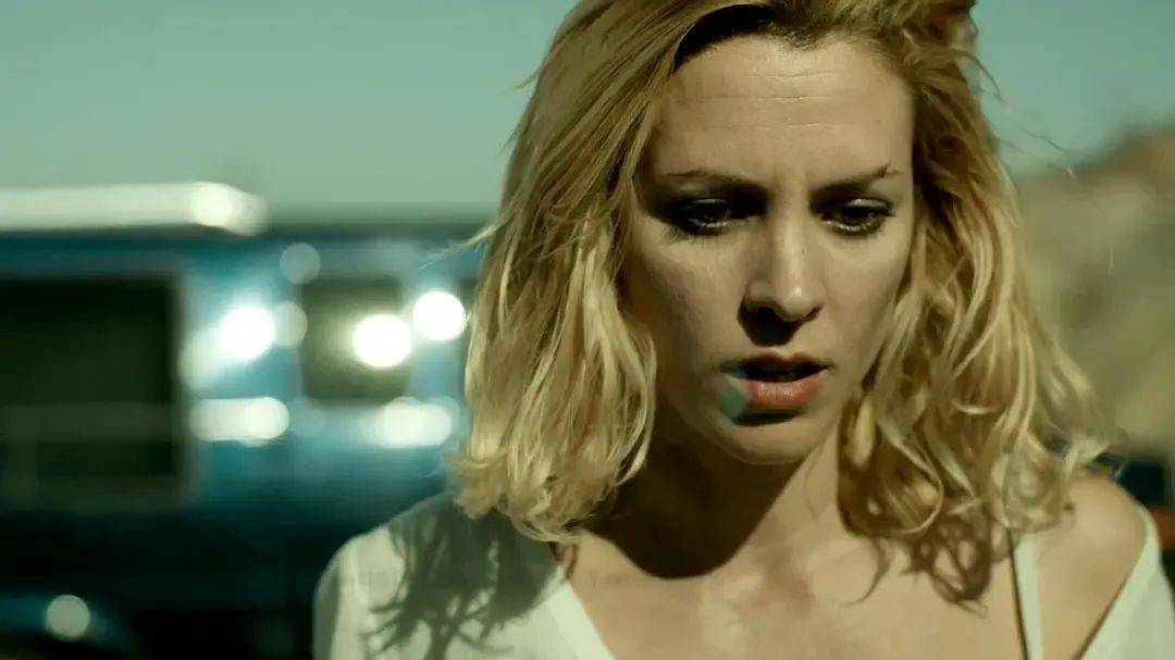 但对于阅片无数的超爷来说,这种直观地展现人类本性中的黑暗面,则更加