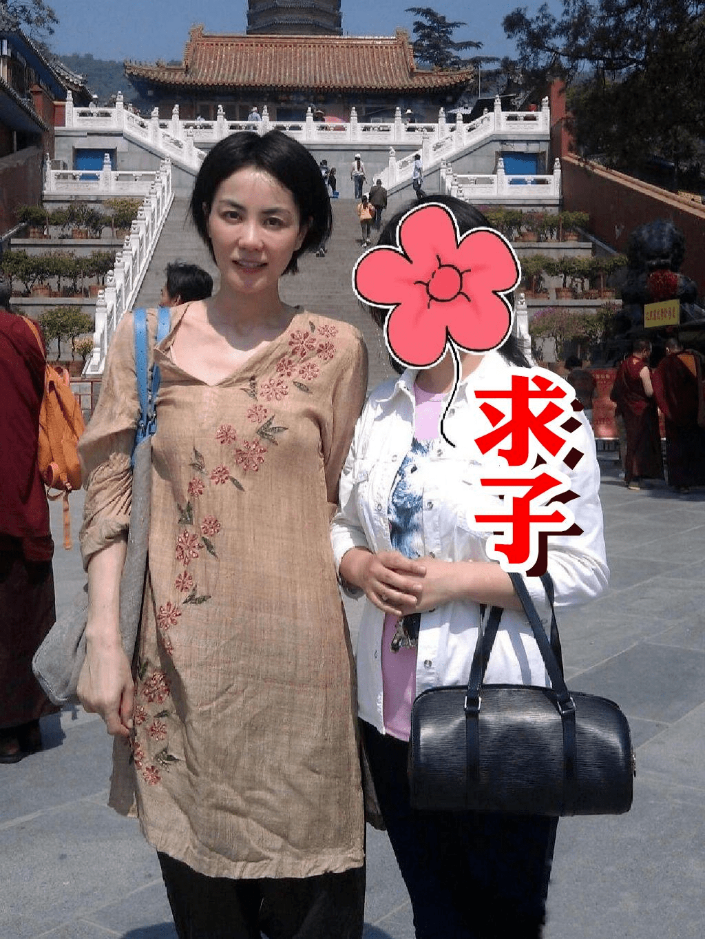 53岁王菲影棚拍广告,穿透视裙身材凹凸有致,难怪谢霆锋为其痴迷