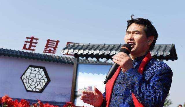 大衣哥做慈善越来越高调,声称:前怕狼后怕虎不是我的风格!