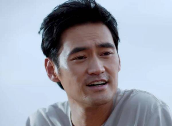 相比王凯饰演的陈宇,这个宋迪文似乎显得更加浓墨重彩,不过袁弘的参演