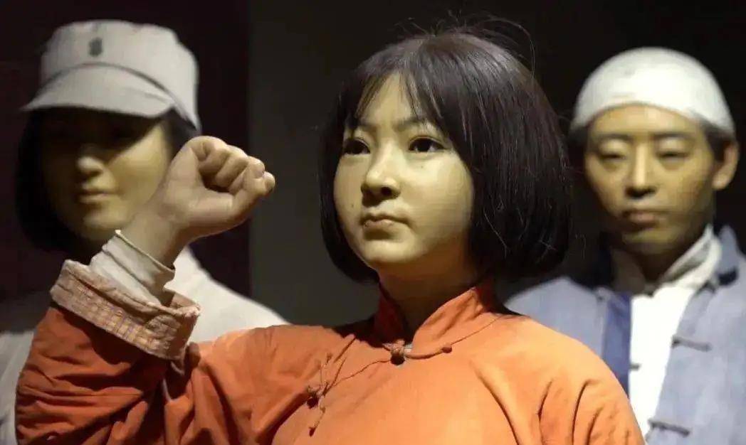 "因为一双鞋",刘胡兰被叛徒出卖,最终在铡刀下慷慨就义_德胜_敌人