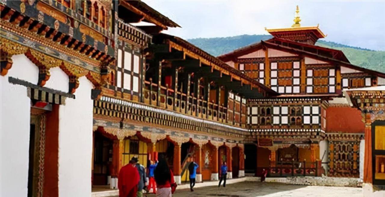 反对党对外交关系联络人巴桑多吉博士还认为,政府应计划与至少5个国家