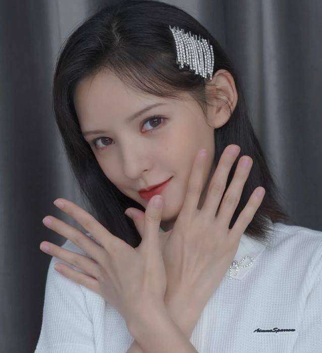 曝袁冰妍与欢瑞和解!影视资源持续上升,欢瑞一姐也将移主?