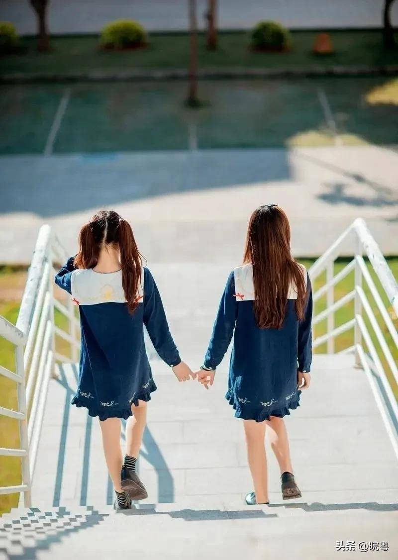 闺蜜五年不见,来找我借钱,她朝我做个手势,立马拉黑她_老公_李华_北京