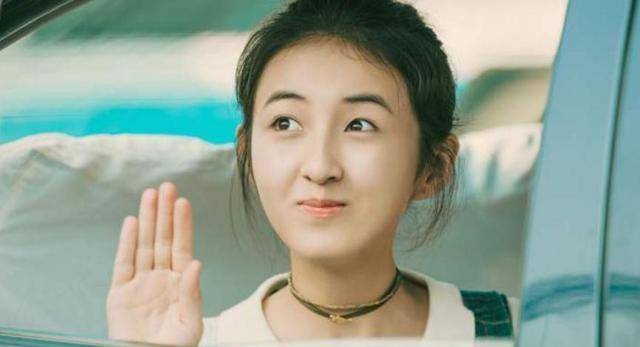 张子枫参加艺考,成绩公布上热搜,仅差4分满分引热议_小时候_妹妹_网友