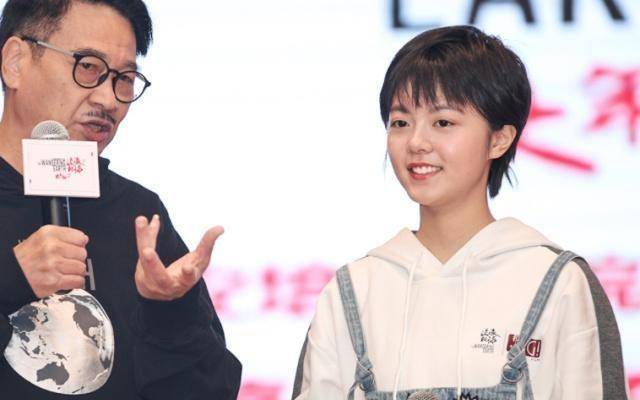 看《流浪地球》再被赵今麦惊艳,16岁已有仙女颜值,演技超棒!