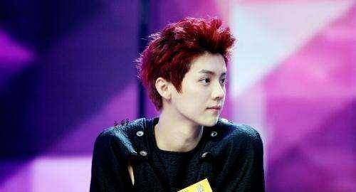 鹿晗称霸顶流多年,如今落得如此境地,难道只能靠业务造一波人气?