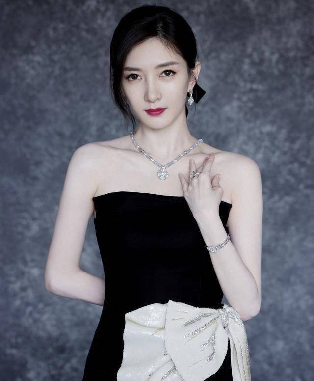 江疏影又高又白,如果参加《姐姐3》不会输给前两季的万茜和王鸥_话题