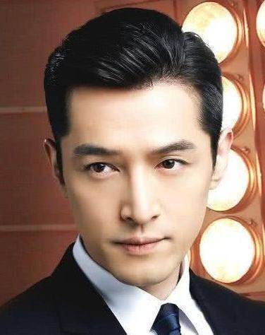 怪不得胡歌不接清宫戏,但看到他的光头形象时,高颜值才敢这么做_观众