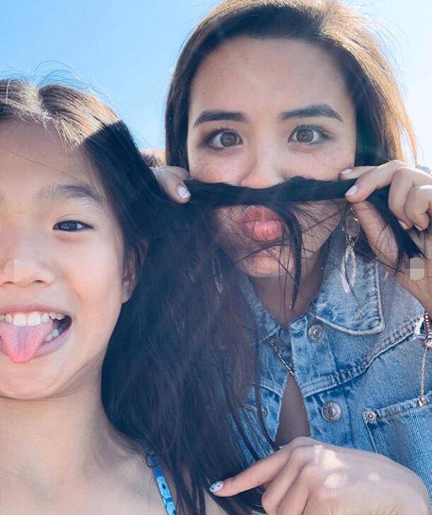 搞怪嘟嘴一个比一个抢镜,三姐妹感情超好_yasmine_考拉_jaden