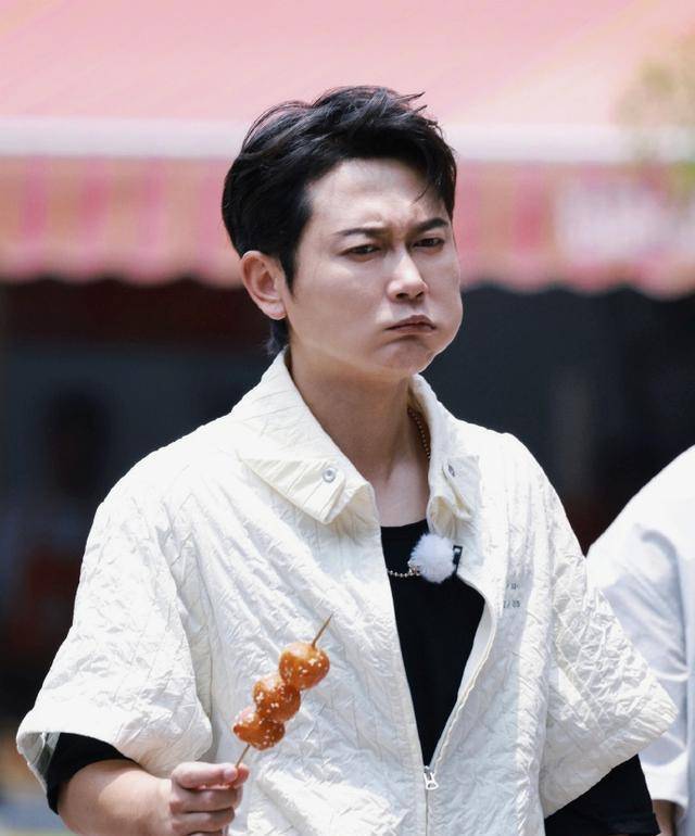 孟鹤堂做客秦霄贤综艺,接受节目组专访,网友:孟哥对熊猫真了解_视频