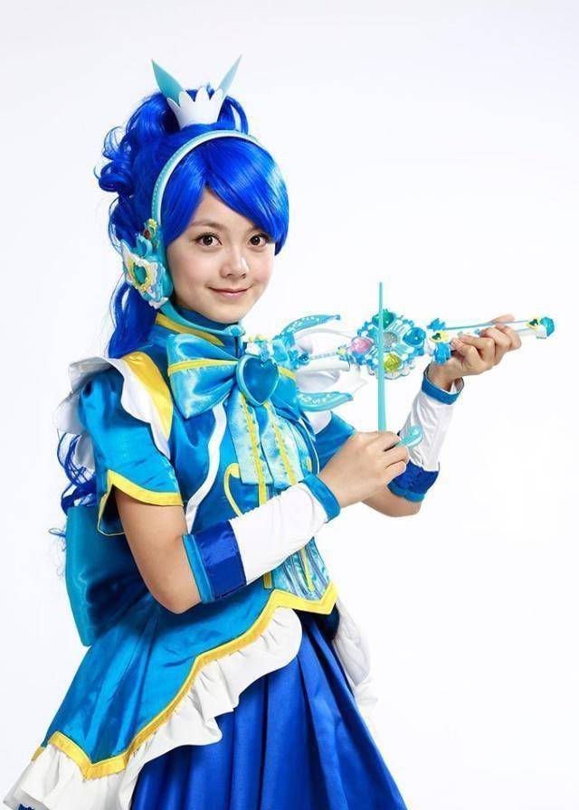 《小别离》是一部汪俊执导的都市家庭情感剧,由黄磊,海清,张子枫,胡先