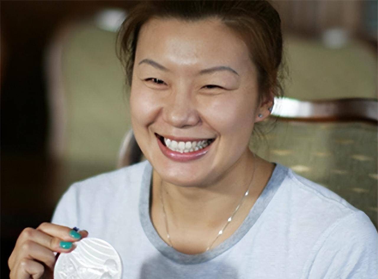 "亚洲蝶后"周雅菲:嫁给cba二婚男,如今儿女双全堪称人生赢家_比赛