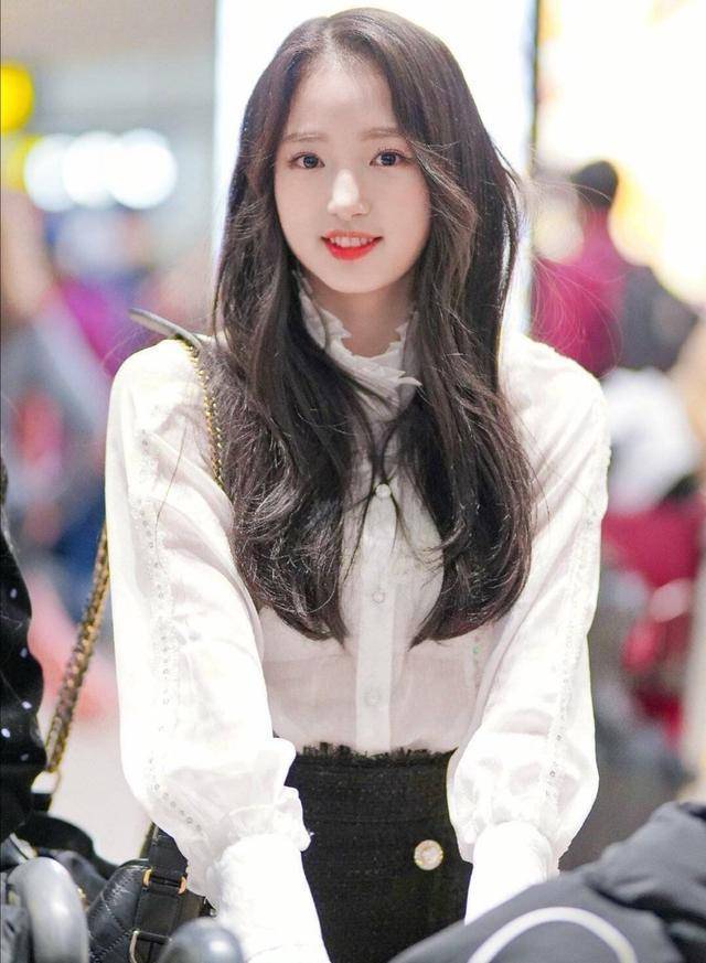 这次乐华派出了四位练习生是金子涵,陈昕葳,张溪,杨蕊菡,长相都非常