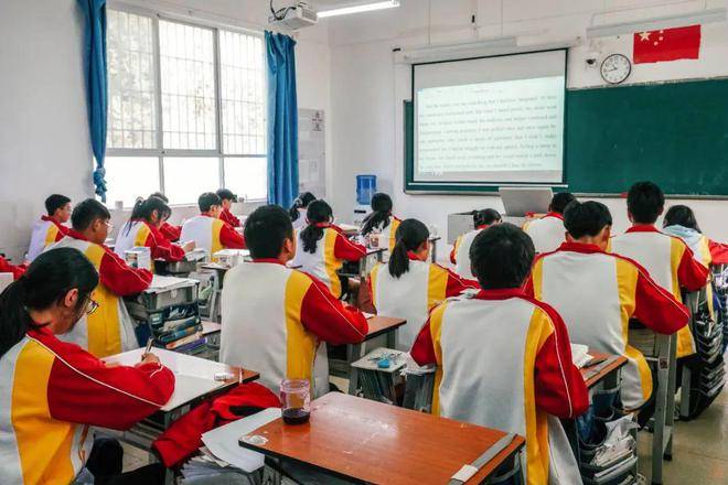 丽江文林实验学校,凭什么?_成绩_教育_龙强