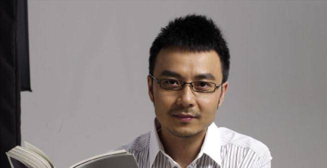 都是主持人,为何何炅连编制都没有,而汪涵却有可能成为副台长?