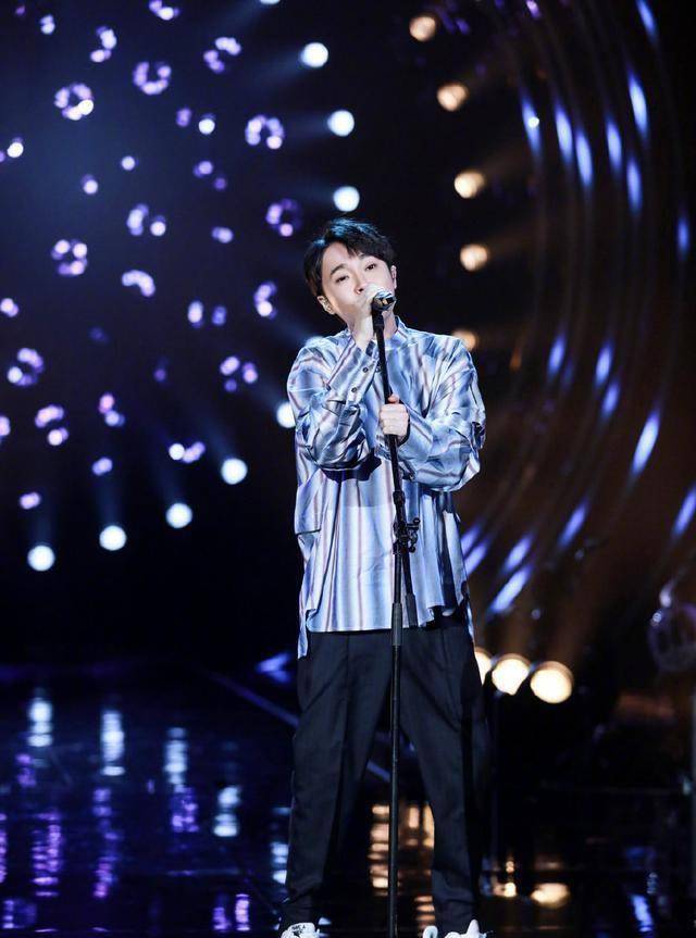 杨宗纬发文内涵吴青峰,随后秒删被网友炮轰,自己侵犯版权还作妖_首歌