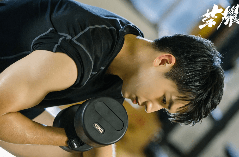 为新剧增重30斤,徐坦身材超绝_小白_角色_荣耀